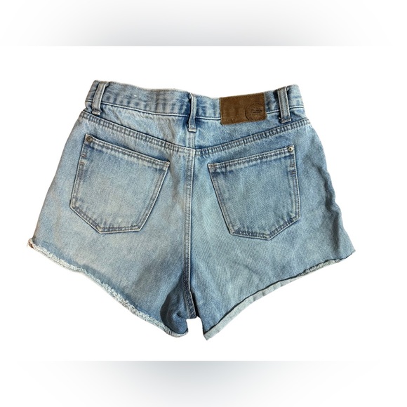 Zara Trafaluc Premium Wash cut off jean shorts Size 2 - Picture 2 of 2